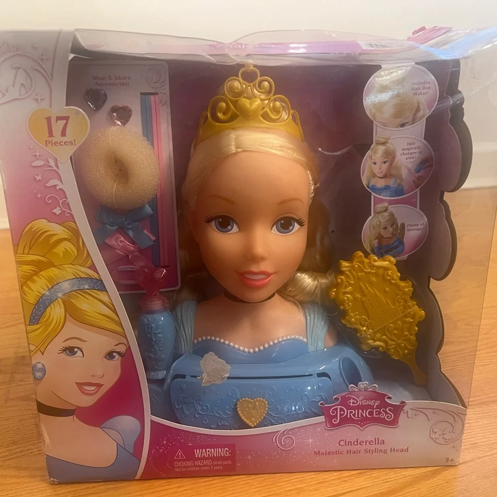 Cinderella Disney Princess 17 Piece Majestic Hair Styling Magical Color Change